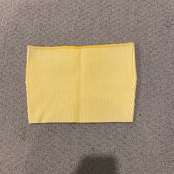 Tops and swimwear - Picture 15 of 16